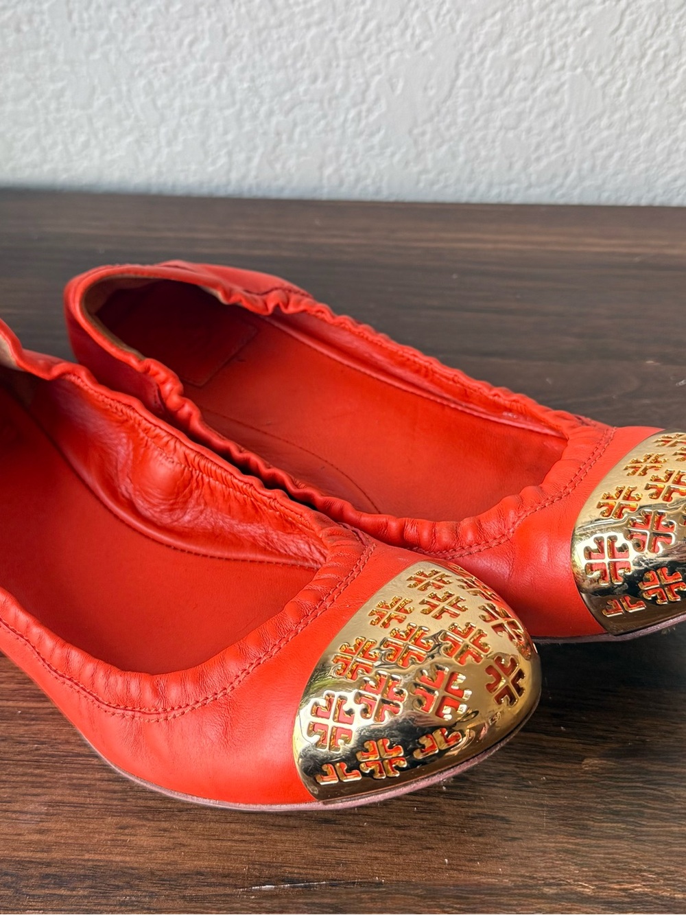 Tory Burch Orange Leather Ballet Flats with Gold Cap Toe - Picture 3 of 12